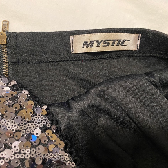 XS Sequin Body con dress by Mystic - Picture 2 of 6